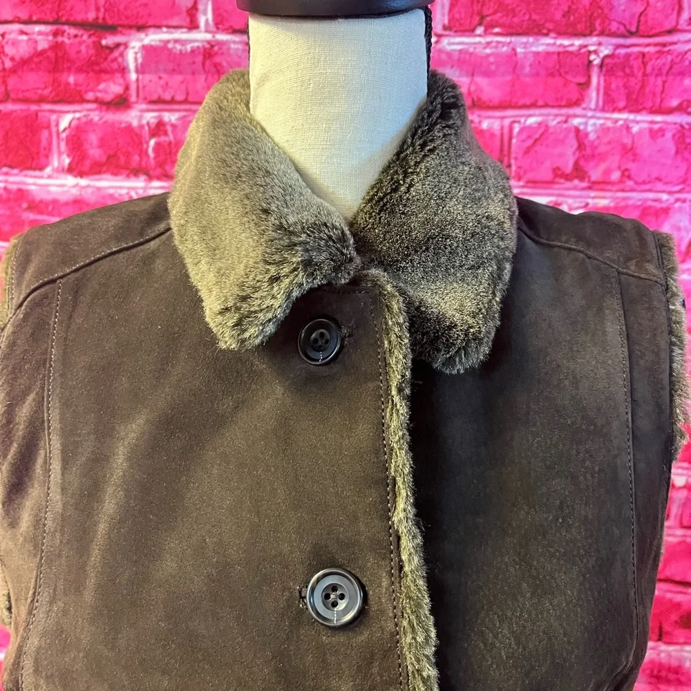 Eddie Bauer Suede Leather Vest Jacket Womens Medium‎ Brown Faux Fur Lined